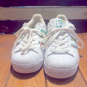 Adidas superstars